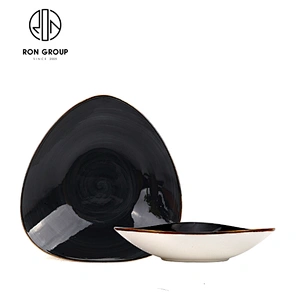 Factory Wholesale Black Ceramic Restaurant Dinner Triangle Deep Plate