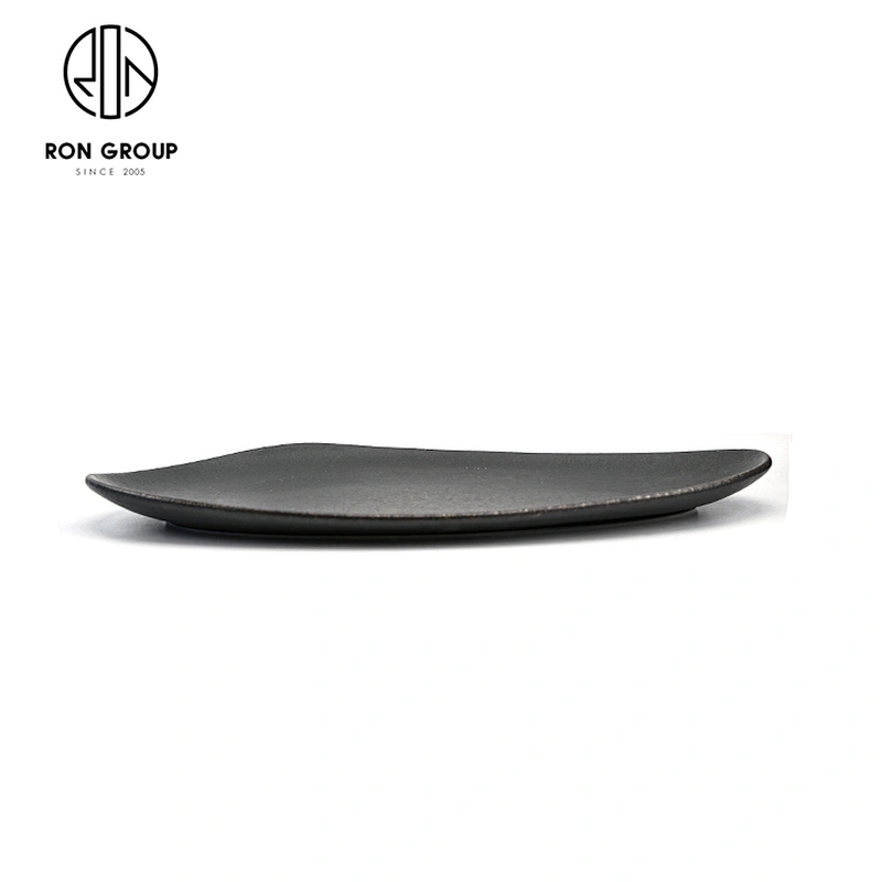 Hotel Tableware Safe Porcelain Unique 15 Inch Triangular Dinner Plate