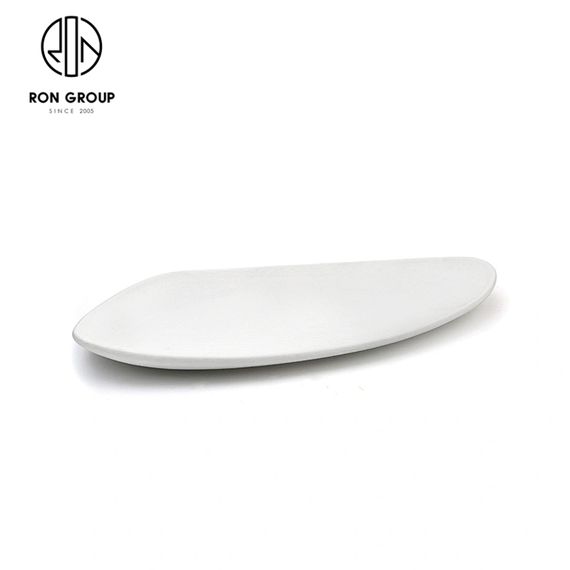 Hotel Tableware Safe Porcelain Unique 15 Inch Triangular Dinner Plate