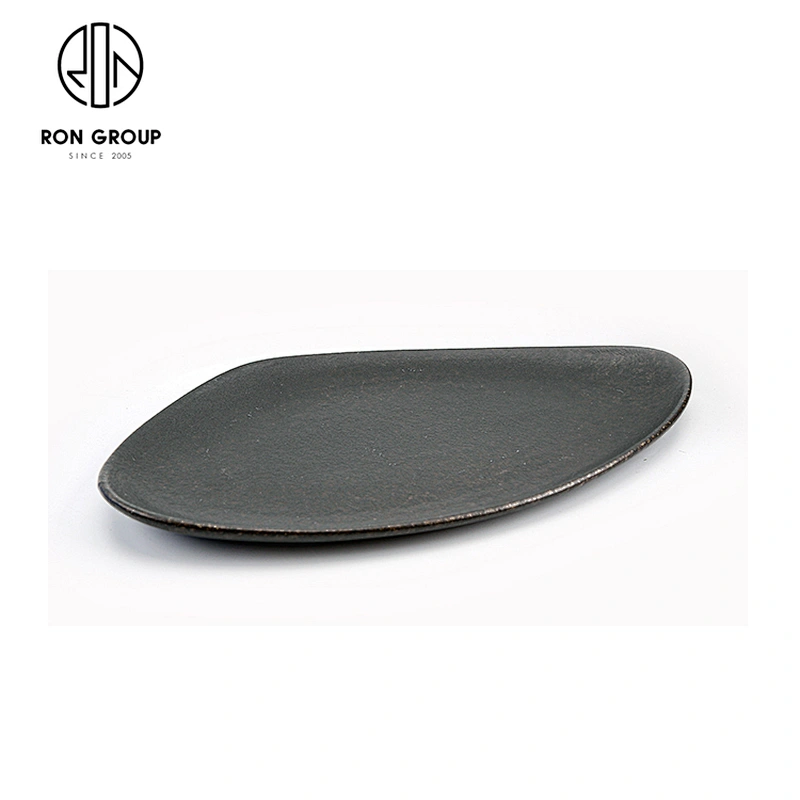 Hotel Tableware Safe Porcelain Unique 15 Inch Triangular Dinner Plate