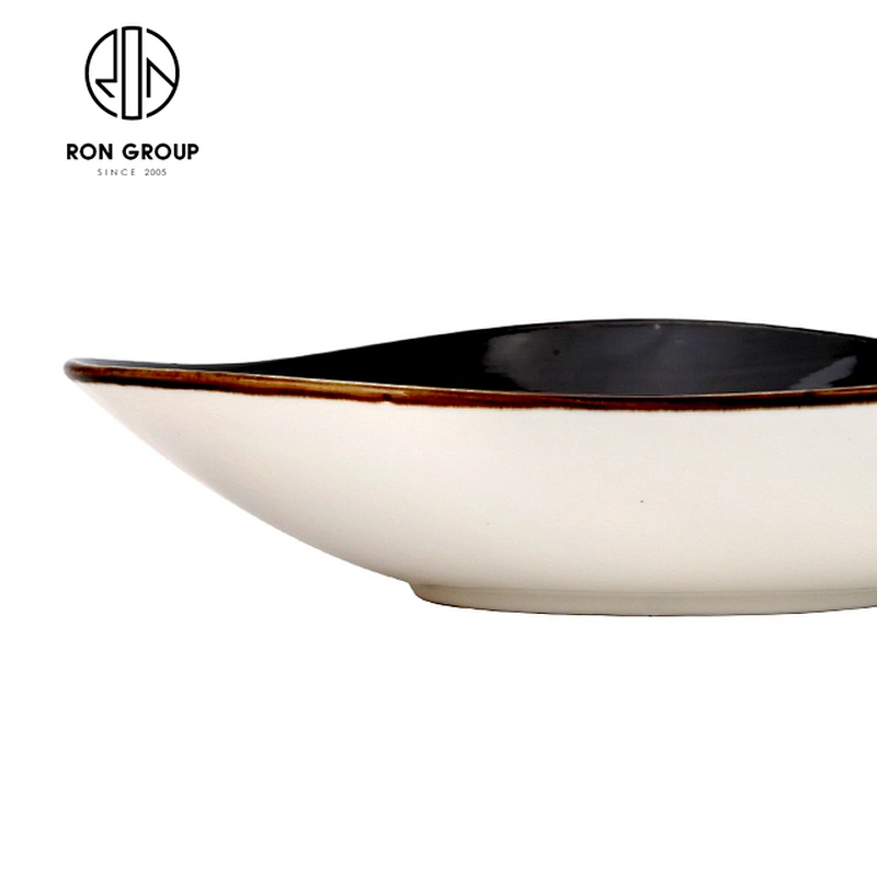 Factory Wholesale Black Ceramic Restaurant Dinner Triangle Deep Plate