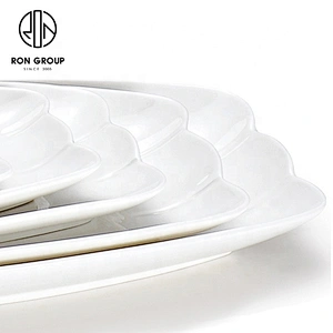 Guangdong Unique Design Custom Long Triangle Plate For Restaurant