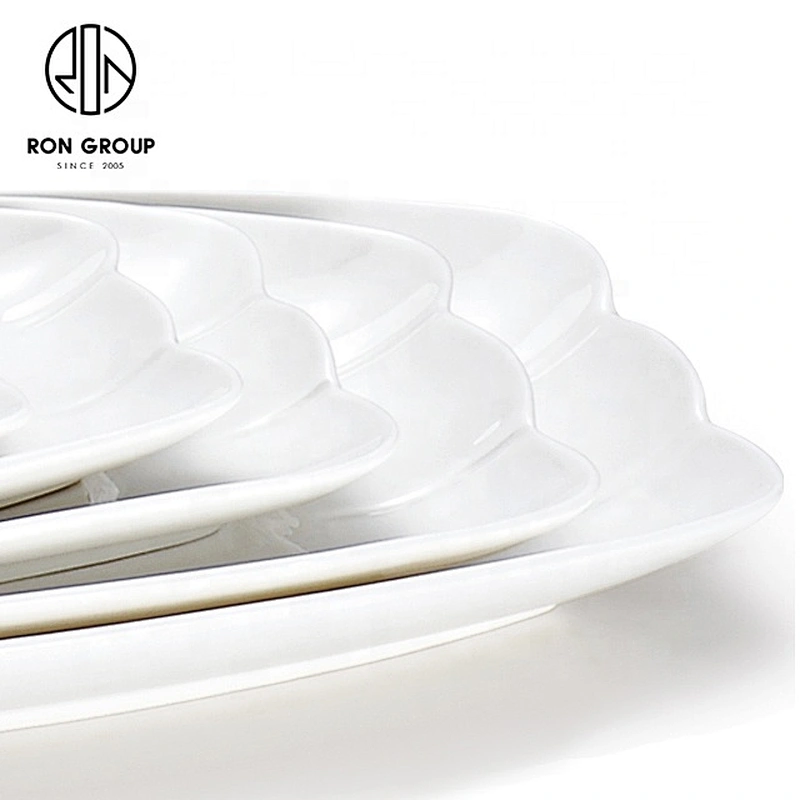 Guangdong Unique Design Custom Long Triangle Plate For Restaurant