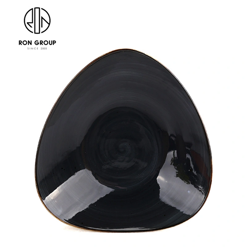 Factory Wholesale Black Ceramic Restaurant Dinner Triangle Deep Plate