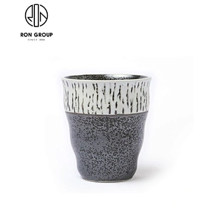 Wholesale Japanese style  dinnerware sets porcelain sauce bottle