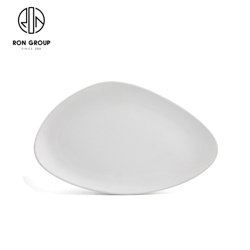 Hotel Tableware Safe Porcelain Unique 15 Inch Triangular Dinner Plate