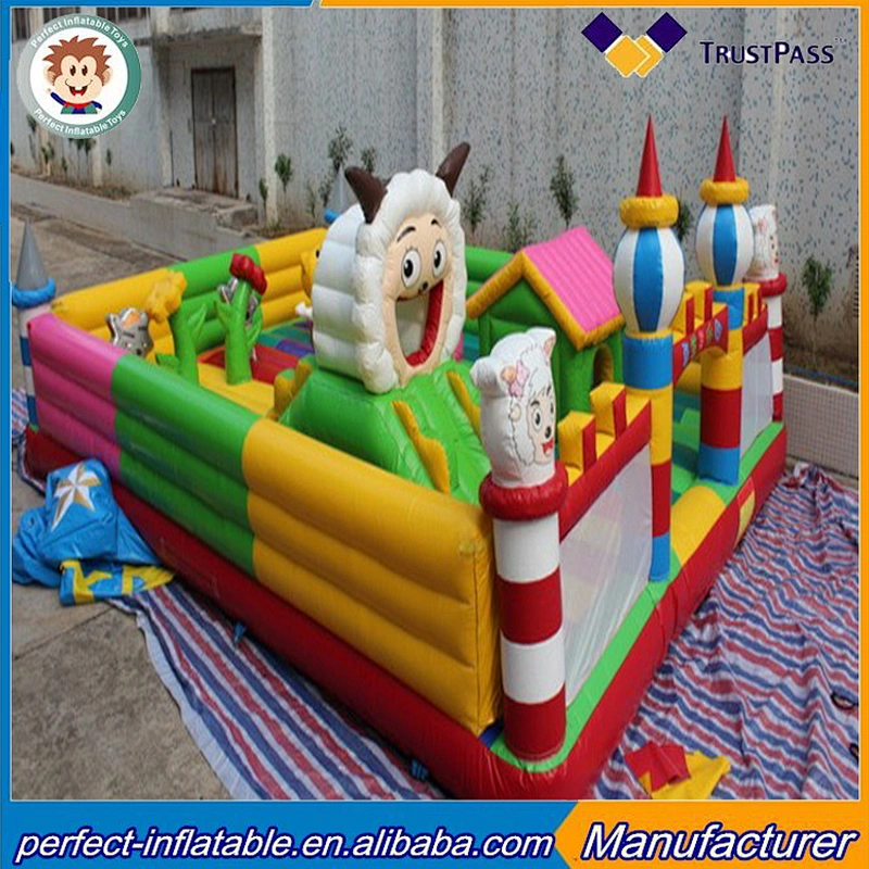 Hot sale inflatable bouncy Giant inflatable funny city made in china