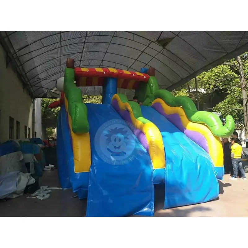 Summer Water Park Equipment Inflatable Slide With Large Swimming Pool