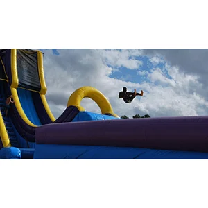 Commercial slide flying irritative inflatable drop kick slide