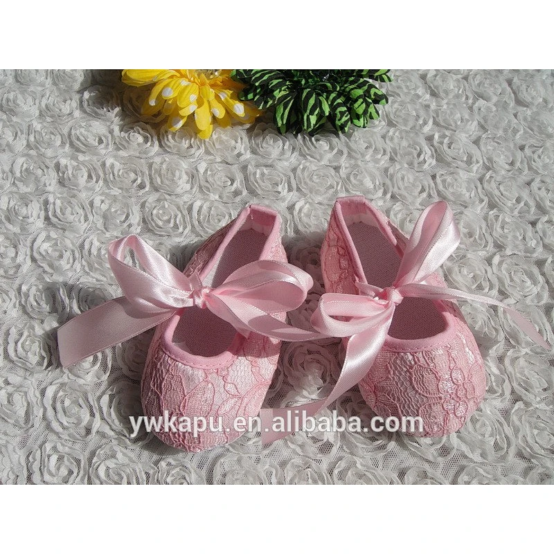 Wholesale newborn new design best price baby satin shoes in stock