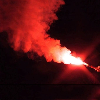 Professional production of fireworks hand flare color smoke signal torch for football or marine