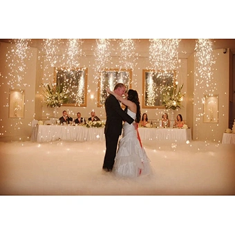 Remote DMX control  waterfall spark fall cold flame Indoor fireworks fountain machine spark machine for party Wedding dj stage