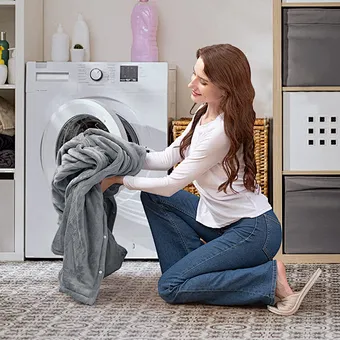 Manufacturer hot sale customized electric flannel thermal Heating blanket anti resistant soft washable blanket for home outdoor