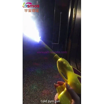 2020 new Stage Fireworks Machine Hand Fountain Remote Control Firing System Cold Pyro Gun for stage party wedding children