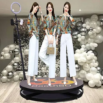 Interactive Photo 360 spin tempered glass photobooth 360 degree rotation revolve mirror video photo booth with flight case
