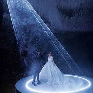 Modern Wedding Laser Light Bride Groom's Grand Entry First Dance Snow Focus Effect Ceremony Party Wedding Centerpiece Decoration