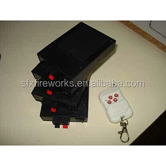 Cold Fountain Fireworks For Stage Indoor Wedding 1 Transmitter Control 4 Receivers 4cues Remote Control Firing System
