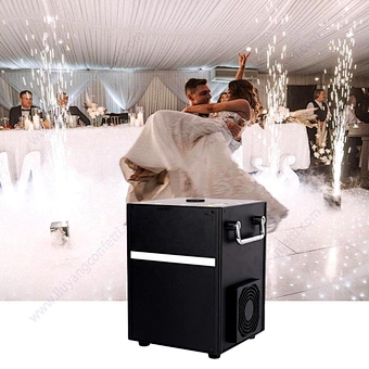 Dj Club Sparkler Firework Fountain Pyro 400w Battery Wedding Case Wireless Festival Stage Pyrotechnic Sparkle Cold Spark Machine