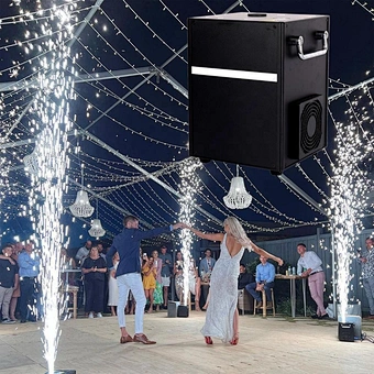 Dj Club Sparkler Firework Fountain Pyro 400w Battery Wedding Case Wireless Festival Stage Pyrotechnic Sparkle Cold Spark Machine