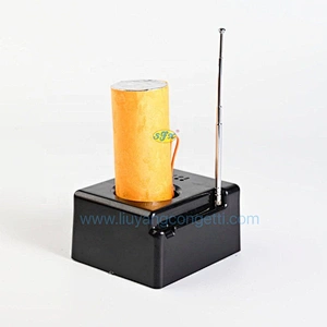 Fireworks Machine Indoor Stage Hand Fountain Firing Pyrotechnics System Shooter Held 4 Channel Battery Cold Pyro Remote Control