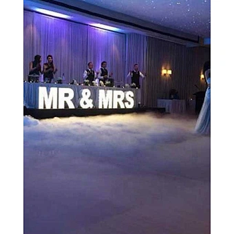 2023 wholesale light up neon sign mr & mrs large led Wedding Letter wedding decoration event party supplies