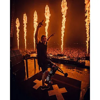 Fireworks LPG Spark Flame Thrower Fire Machine DMX512 Three Head Flame Machine For Wedding DJ Stage Event
