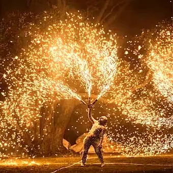 Handheld Cold Pyro Fireworks Equipment Wedding Machine Wireless Fireworks Cold Fire Fountain Wedding Party Stage