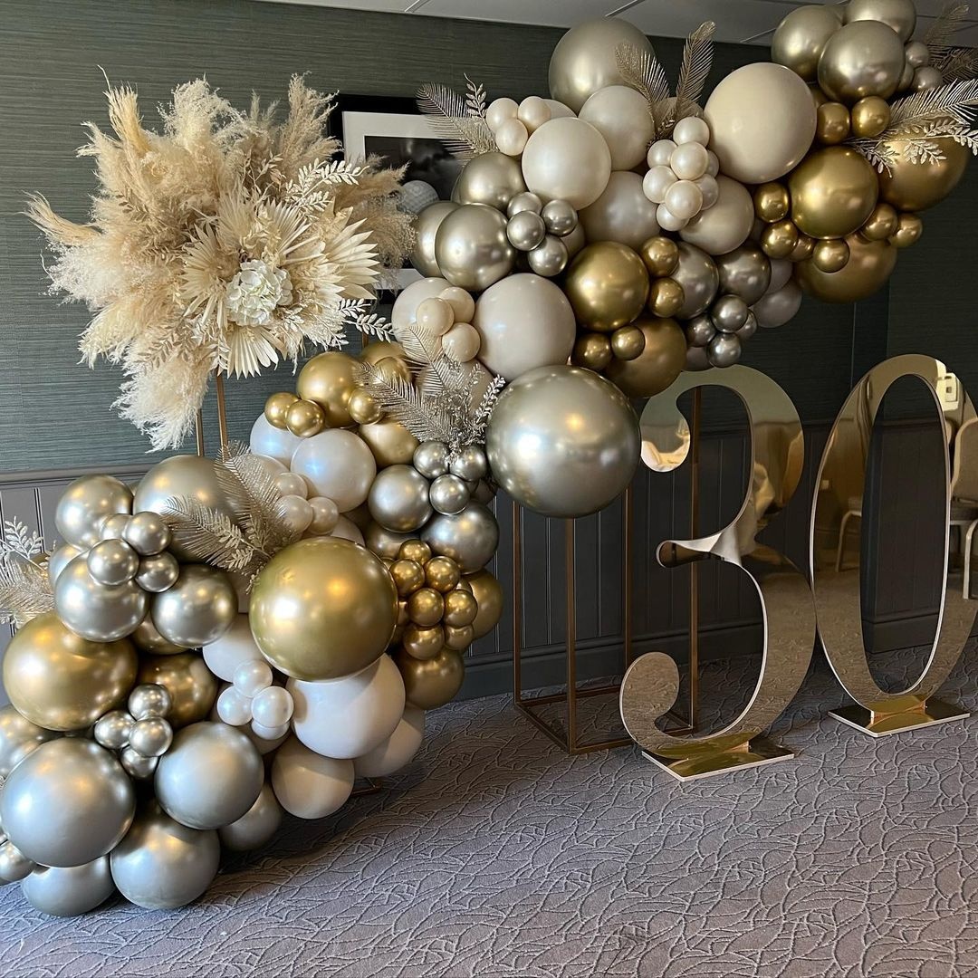 110pcs Metallic Gold and Matte White Latex Balloon Set Suitable for Birthday Wedding Party Decoration