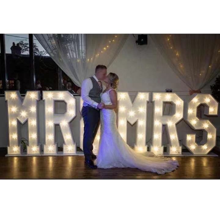 Outdoor Free Standing Light up LOVE Letter Giant Led Waterproof 4 ft Wedding Party Marquee Letters for Celebrate Wedding Event