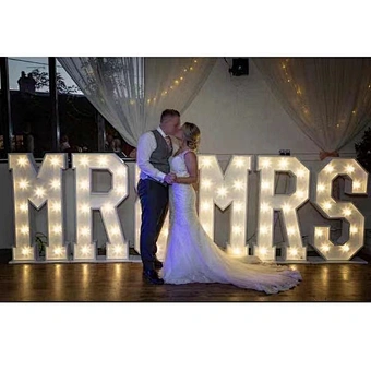 Outdoor Free Standing Light up LOVE Letter Giant Led Waterproof 4 ft Wedding Party Marquee Letters for Celebrate Wedding Event