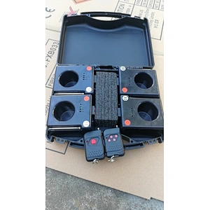 Party Stage Fountain Effect New Remote Control 4 Cue Cold Pyro Machine Receiver Wedding Machine Wireless Fireworks Firing System
