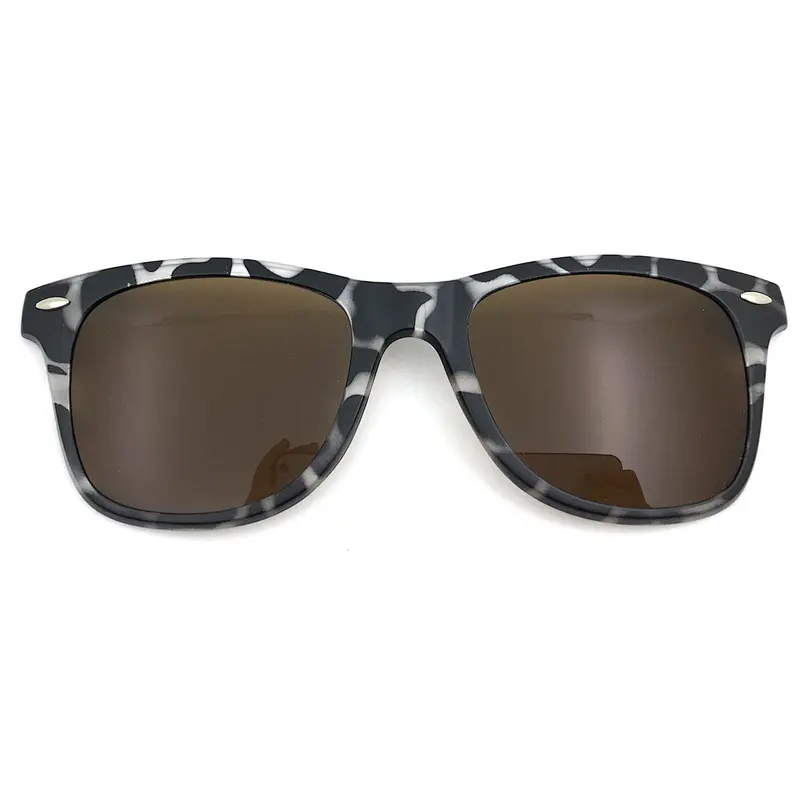 very nice model clip on eyewear