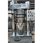 La prensa de aceite hidráulico de 150 kg / h 6Y-320 está lista para su envío