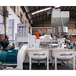 La máquina automática de prensado de aceite combinado de cacahuete está lista para su envío