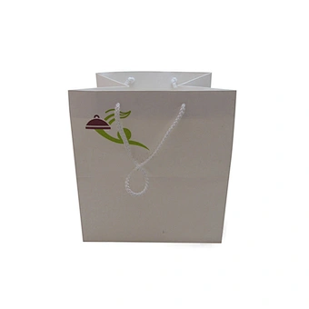 White kraft paper bag for cake packaging carrier