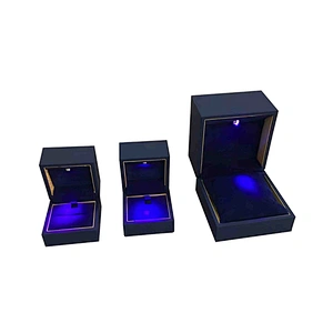 Custom PU leather jewelry boxes with lining flannel