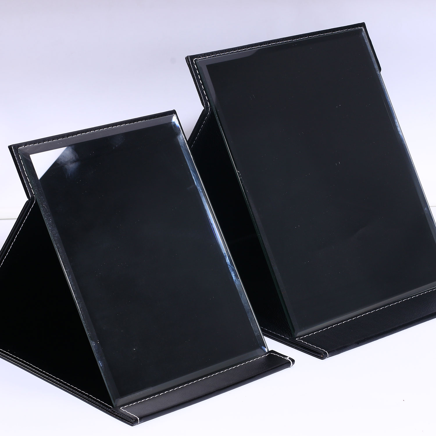 Erokicysh Factory Wholesale Folding PU Mirror Travelling  Portable High Definition PU Makeup Mirror