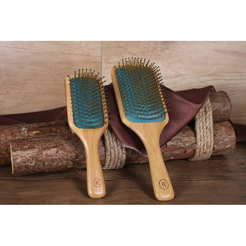 Factory Price Low MOQ Natural Bamboo Wood Custom Logo Detangling Paddle Scalp Hair Brush For Barber Hair Cutting Set