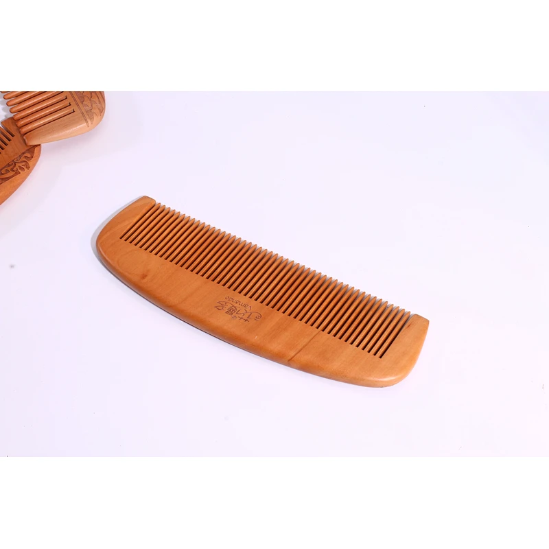 Eco Friendly High Quality Natural Wooden Combs Crafted Wooden Hair Comb with Private Logo For Women