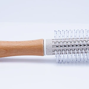 Customized Wheat Straw Rolling Plastic Massage Scalp Round Wood Handle Hair Styling Brush For Curly Hair