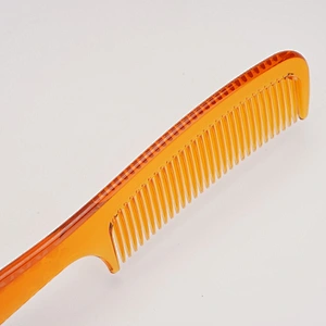 2022 Customized Fishtail Shape Eco-friendly Handle Translucent Golden Yellow Olive Oil Added Hair Comb For Barber Hair Cutting