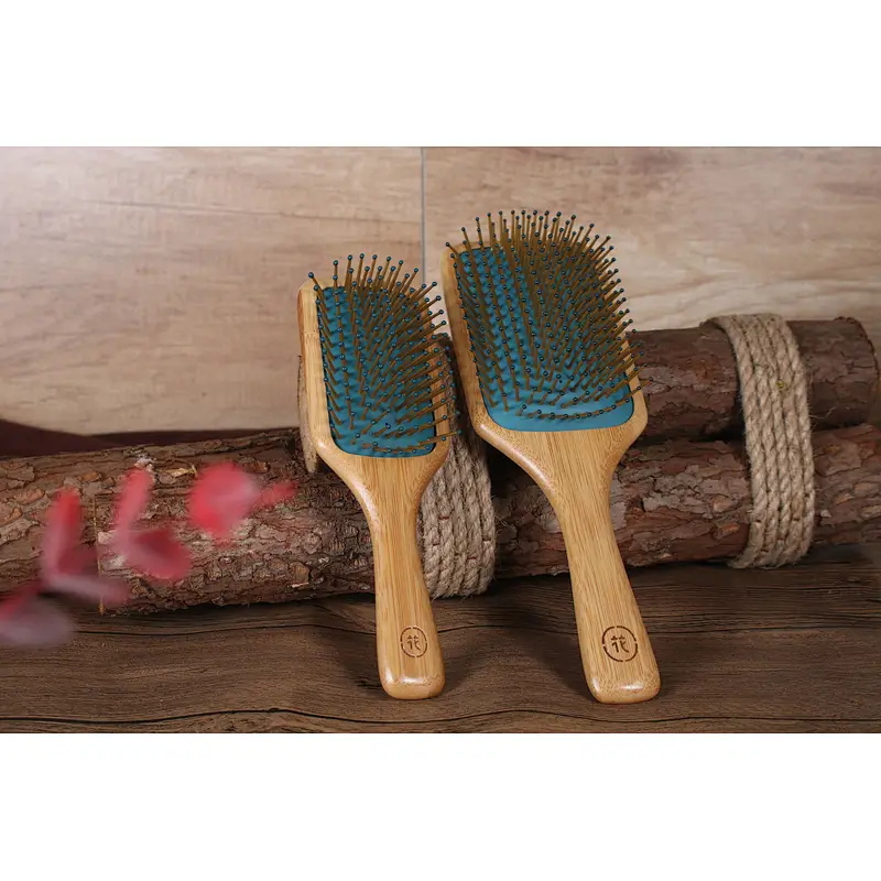 Factory Price Low MOQ Natural Bamboo Wood Custom Logo Detangling Paddle Scalp Hair Brush For Barber Hair Cutting Set