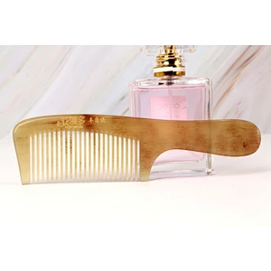 Portable Quality Plastic Beautiful Hair Accessories Princess Comb Engraving Logo Customized For Barber Hair Cutting Set
