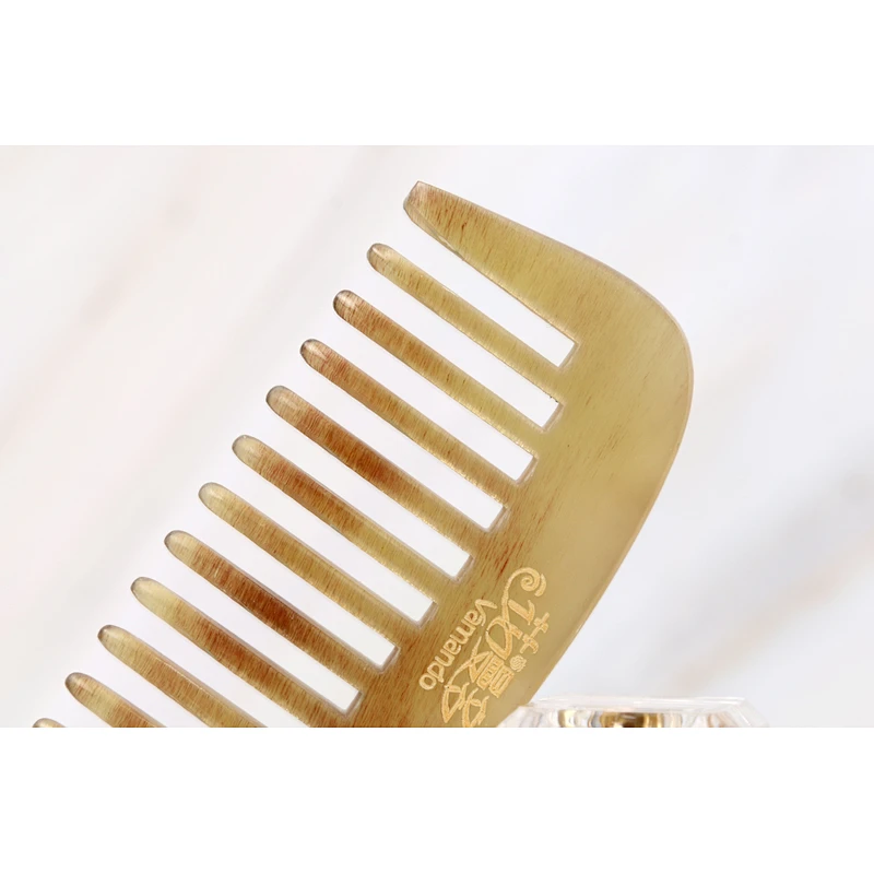 Portable Quality Plastic Beautiful Hair Accessories Princess Comb Engraving Logo Customized For Barber Hair Cutting Set