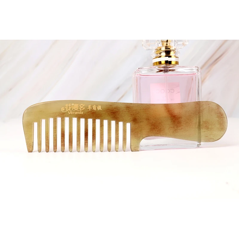 Portable Quality Plastic Beautiful Hair Accessories Princess Comb Engraving Logo Customized For Barber Hair Cutting Set
