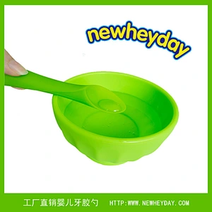 2PCS set 100% Silicone  Baby Soft-Tip Training Spoon Teether  toy Food Grade Bamboo Leaf Ergonomics For Baby Bendable