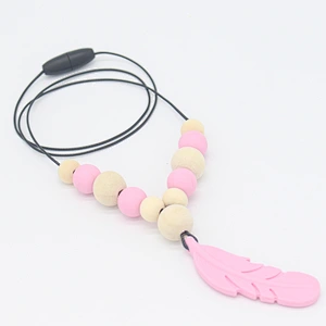Hot sale food grade  silicone non-toxic  baby teething chewable necklace teether with feather