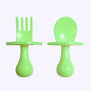 newest Scientific design  safety and health baby spoon fork   plastic factory custom 5 color available