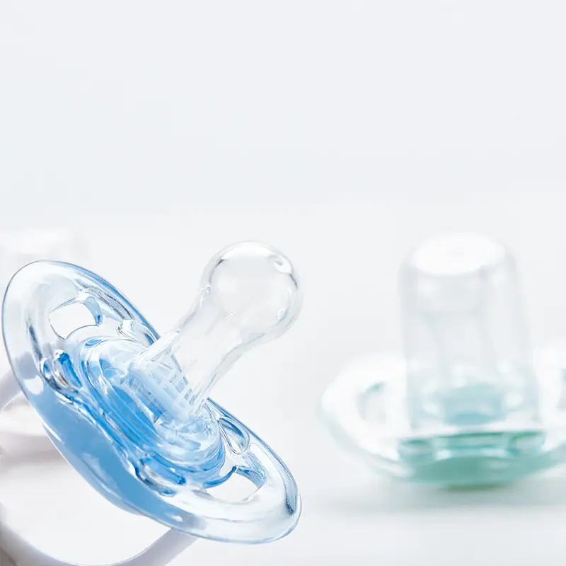 Wholesale customized Food Grade Silicone pacifer clip silicone baby feeding pacifier