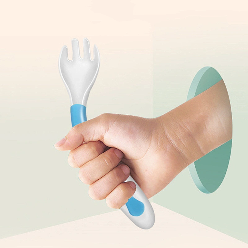 New design bpa free  Curved Handle Plastic PP baby spoon  twist  bendable  spoon